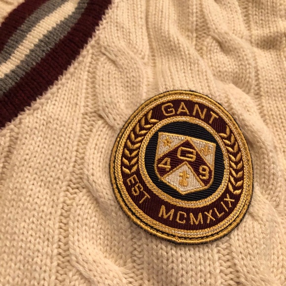 GANT Cable Knit Sweater Vest - Picture 2 of 6